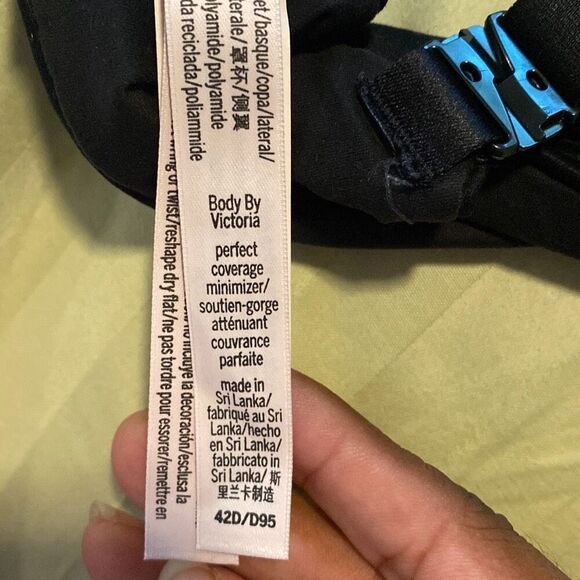 Victoria’s Secret bra perfect coverage minimizer size 42D - Picture 6 of 6